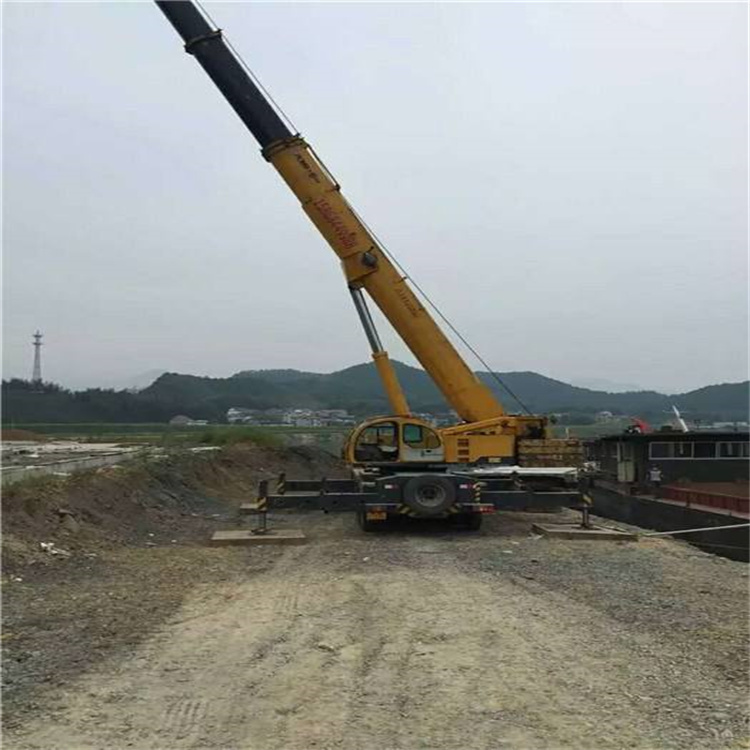 东阿重型吊车租赁费用